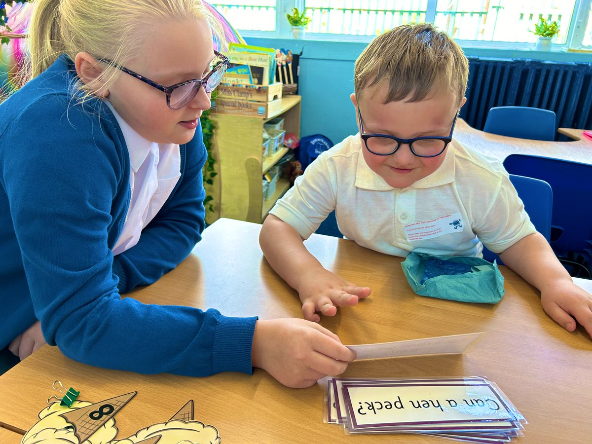LeaForest_MissC's tweet photo. It was lovely to see our year 6 mentors in action today supporting year 1 during their lunch break 😊. @Lea_Forest_HT @lea_forest_aet @LFP_Dep https://t.co/n7nJ2eZ49m