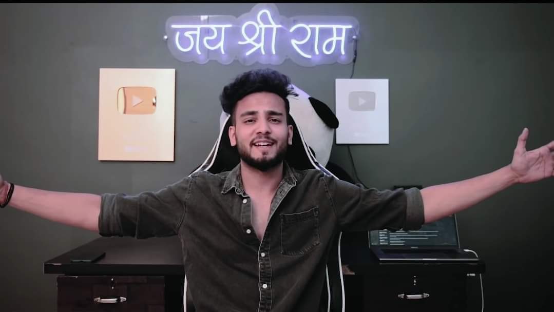 sumitnationlist's tweet photo. गुर्दा चाहिए इसके लिए जो @ElvishYadav ने किया है करोड़ो फॉलोवर होने के बावजूद🚩कोई भी Yutuber हुबली में हिंदू बहन नेहा शर्मा के साथ लव जिहाद हूवा Post नही किया लेकिन एल्विश यादव ने बहन नेहा शर्मा के न्याय के लिए Post किया ही साथ में वीडियो भी बनाया #JusticeForNeha #NehaHiremath https://t.co/mP1t1u3nJ7
