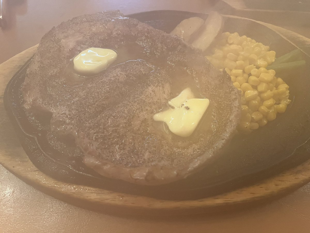gorilla_tencho's tweet photo. @hiyohiyo_onmyo ステーキなう🥩 https://t.co/L6o6ZoAu3g