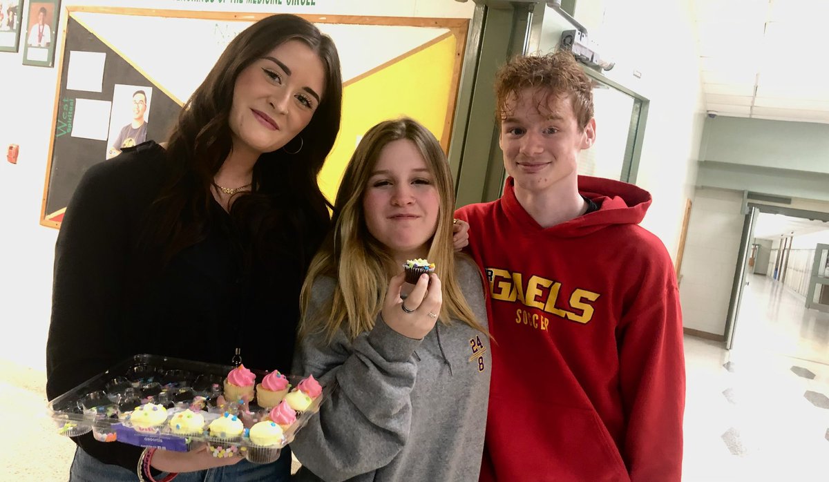 Ernestown_LDSB's tweet photo. Thank you, Ashley, for all of your hard work and care for Ernestown students!  You will be missed! 🦅❤️ https://t.co/im93dr1CAM