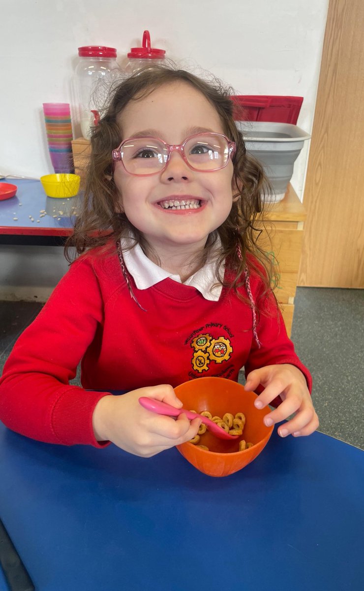 MissShepherdFP's tweet photo. What would you like for snack today? #nursery #reception #eyfs https://t.co/WyfLHeYHZu