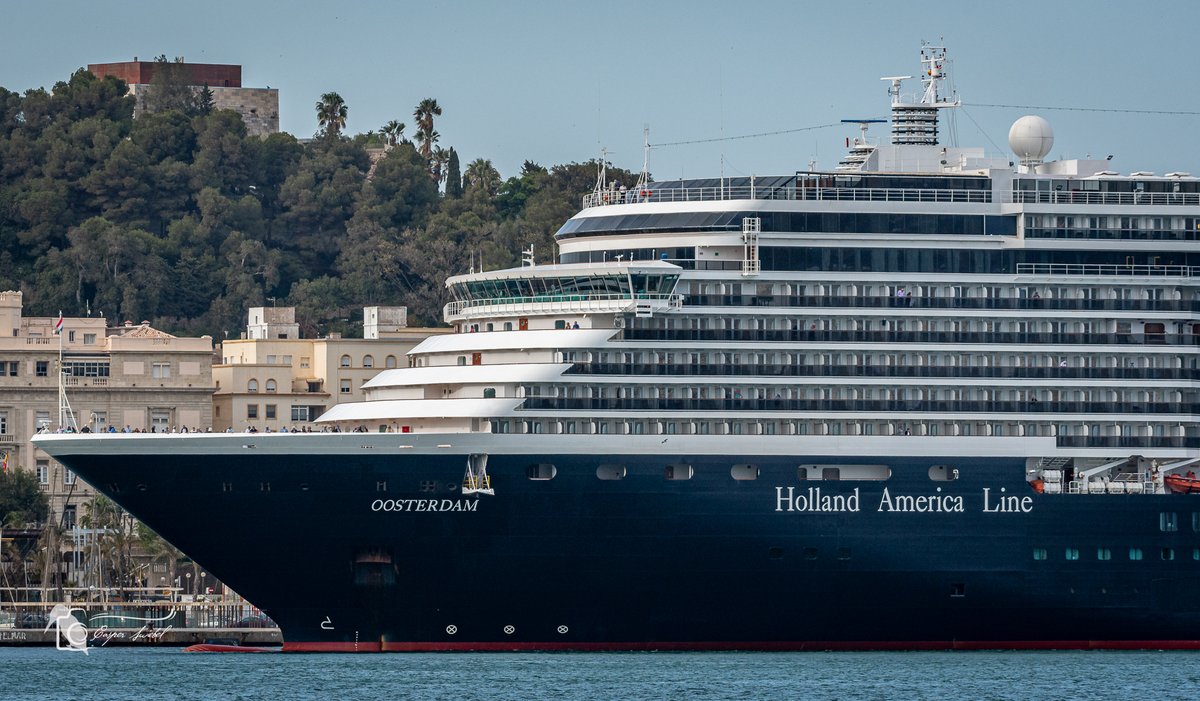 Leven_Met's tweet photo. De Oosterdam Holland America line 
#cartagena #hollandamericaline https://t.co/7lzR6Y7fj3