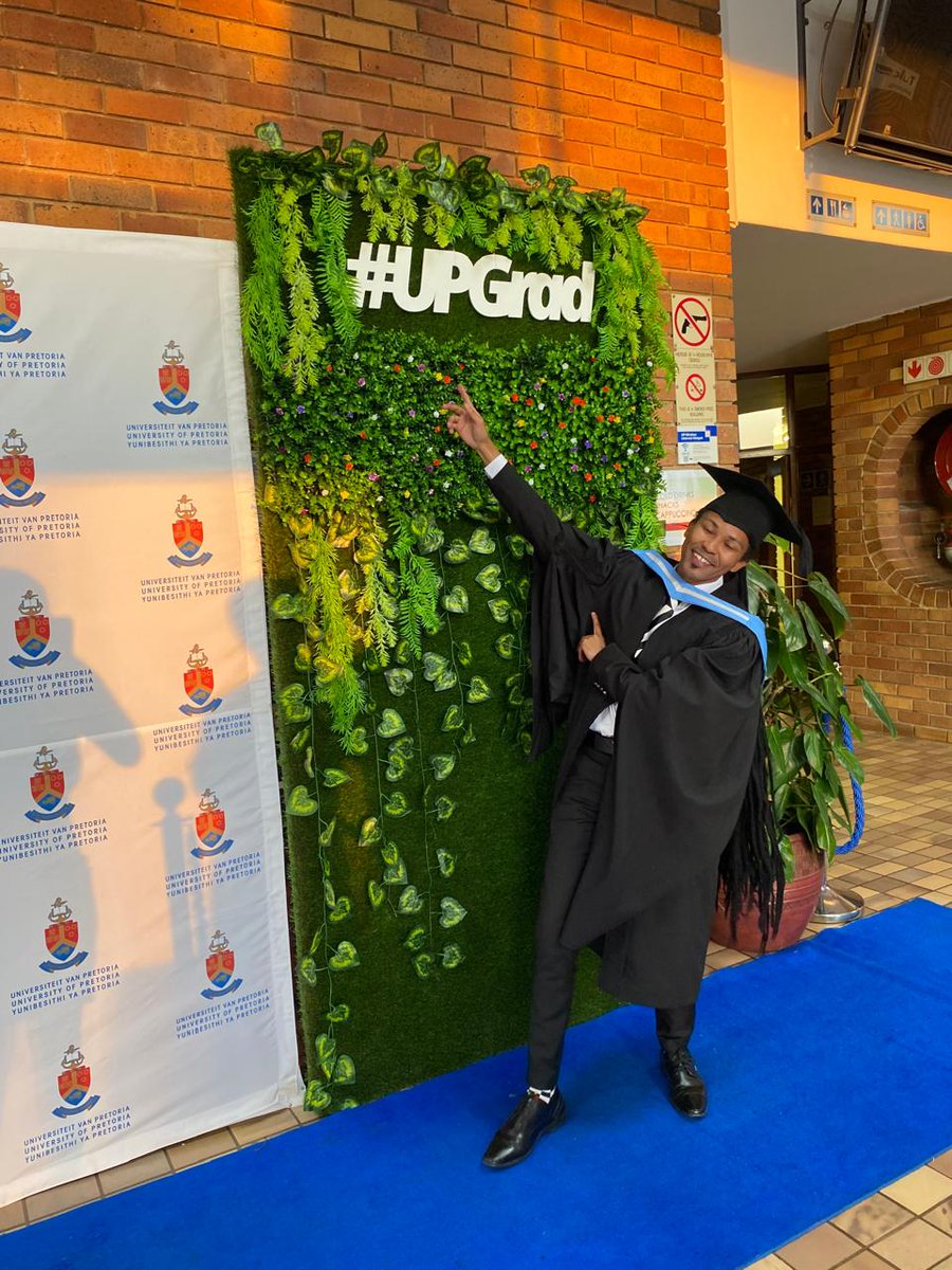 manneldoo's tweet photo. The #UPGrad are up!
ππ½ππ½ππ½
So proud of myself!
#ProudlyUP
#UniversityOfPretoria
#TuksofNiks https://t.co/I28abWKoXl