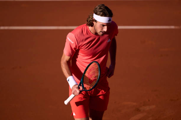 Match point saved for #Tsitsipas as Diaz Acosta just misses a forehand Into a 3d set tiebreaker in #Barcelona for a place in the semifinals #getty