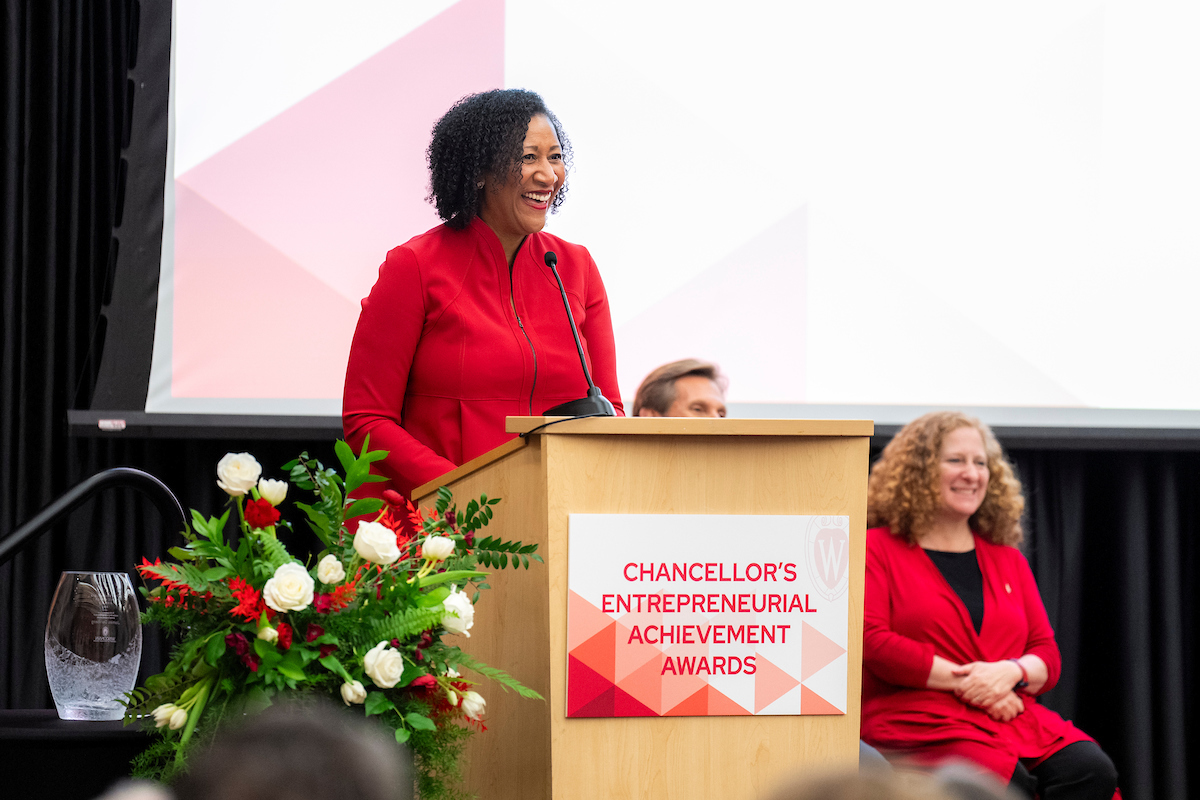 The Wisconsin School of Business proudly joins the @UWMadison community in congratulating Dorri McWhorter (BBA '95) on winning the 2024 Chancellor's Entrepreneurial Achievement Award. #BusinessBadger #Excellence 📰: news.wisc.edu/three-honored-… 🎥: youtu.be/UtGcfCXi4TM?si…