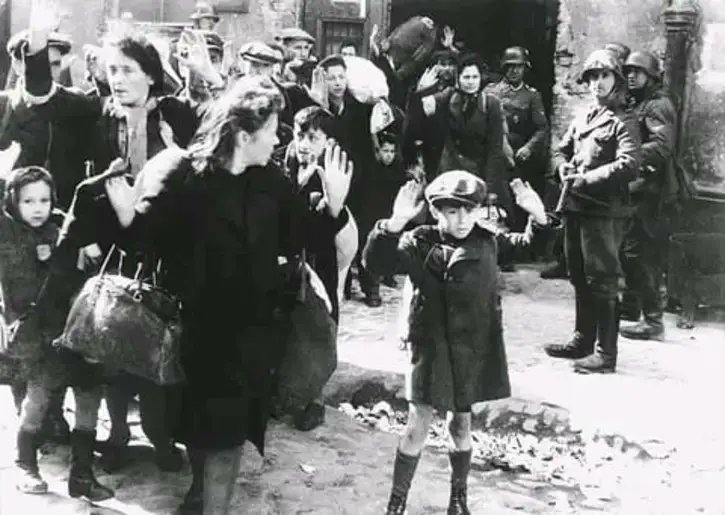 #OTD in 1943 the #WarsawGhettoUprising began in German-occupied Poland. Jewish resistance fighters heroically opposed Nazi Germany's final effort to transport the remaining population of the ghetto to Majdanek and Treblinka death camps.