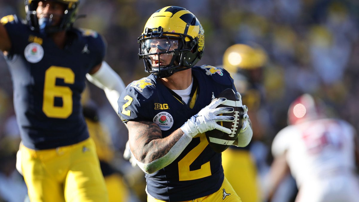 In his first and only seven-round mock of the 2024 NFL Draft, @chad_reuter has three RBs being selected in Round 2, including Michigan's Blake Corum and Texas' Jonathon Brooks. nfl.com/news/seven-rou…