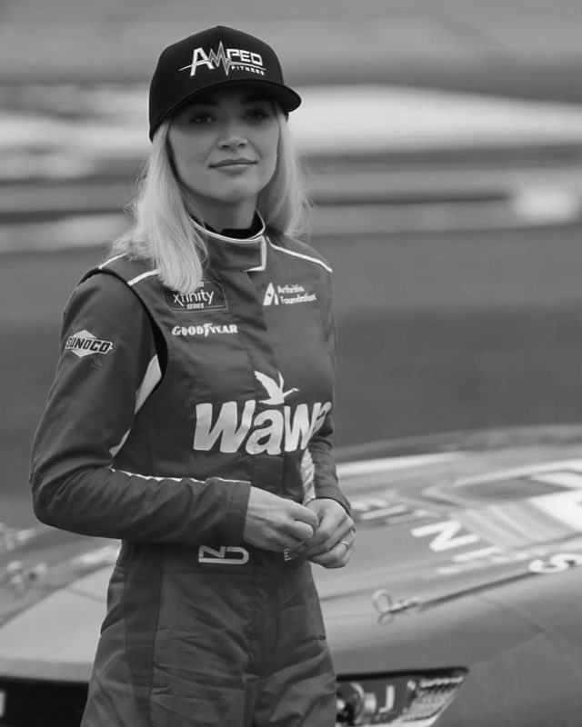 Natalie Decker tweet media