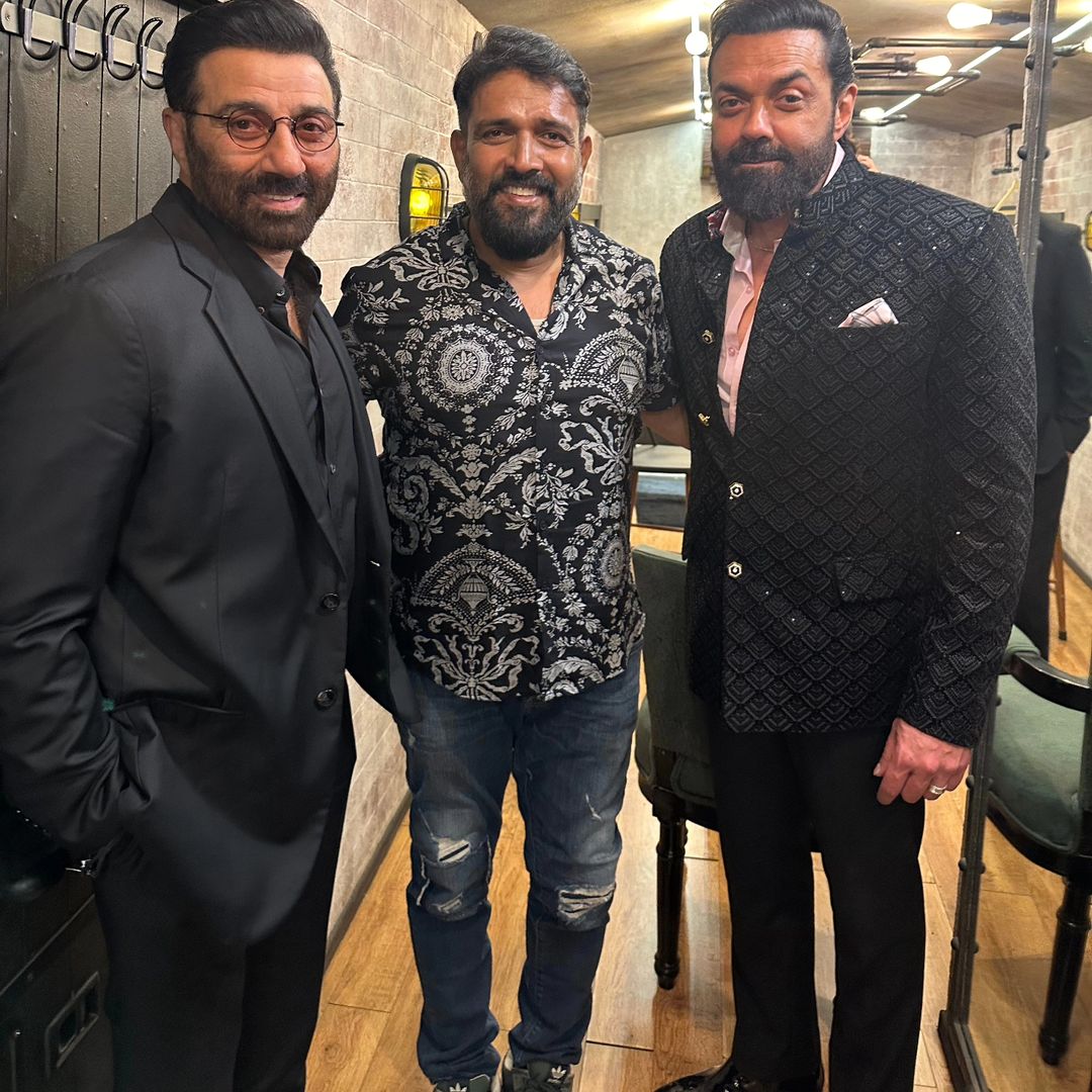 After #Gadar2 , @stuntravivarma again got opportunity to work with Action king @iamsunnydeol in #Lahore1947 🔥🔥🔥.
Waiting to see 2-3 raw fight sequence in film . He joined the set 3 days before .
#SunnyDeol #RajkumarSantoshi #Aamirkhan 
@AKPPL_Official