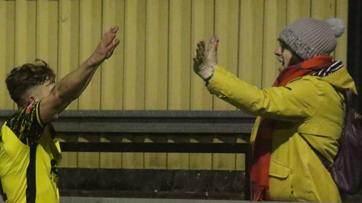 GerryHunt19's tweet image. A vitally important win for @tivertontownfc last night in their battle to avoid relegation; @jackricey_, one of the two goal scorers, enjoyed receiving the adulation of the crowd as well as hugs from those two club legends @vivcurtis and @tivvygirl. 
@swsportsnews