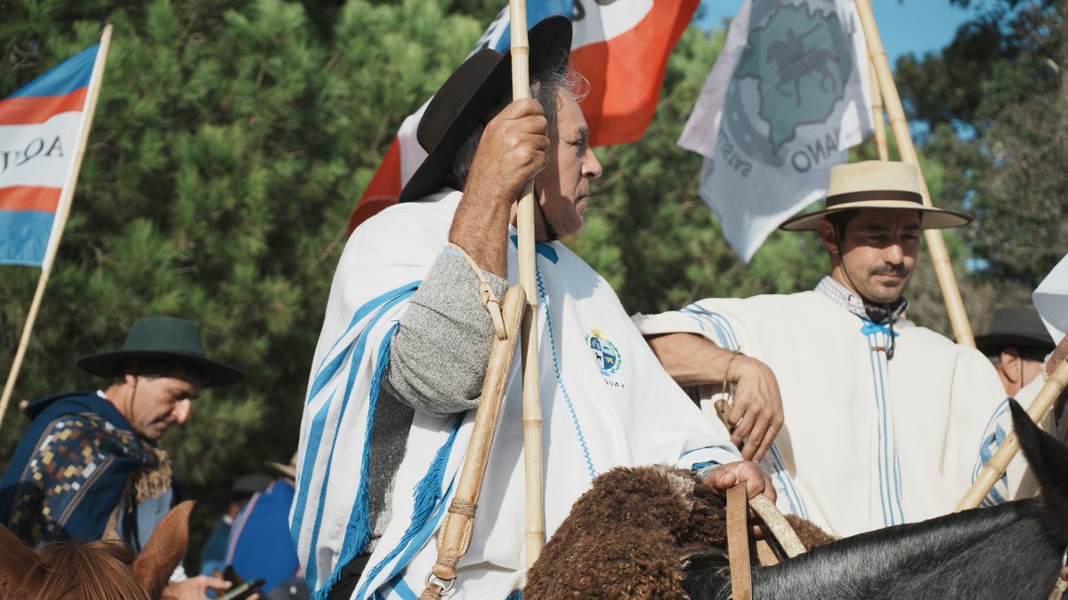 🇺🇾 Hoy se conmemoró el 199.° aniversario del Desembarco de los Treinta y Tres Orientales en La Agraciada, Soriano. Con la presencia del Presidente de la República @LuisLacallePou y las palabras de la Vicepresidenta @BeatrizArgimon. Presentes también: Ministro de Defensa