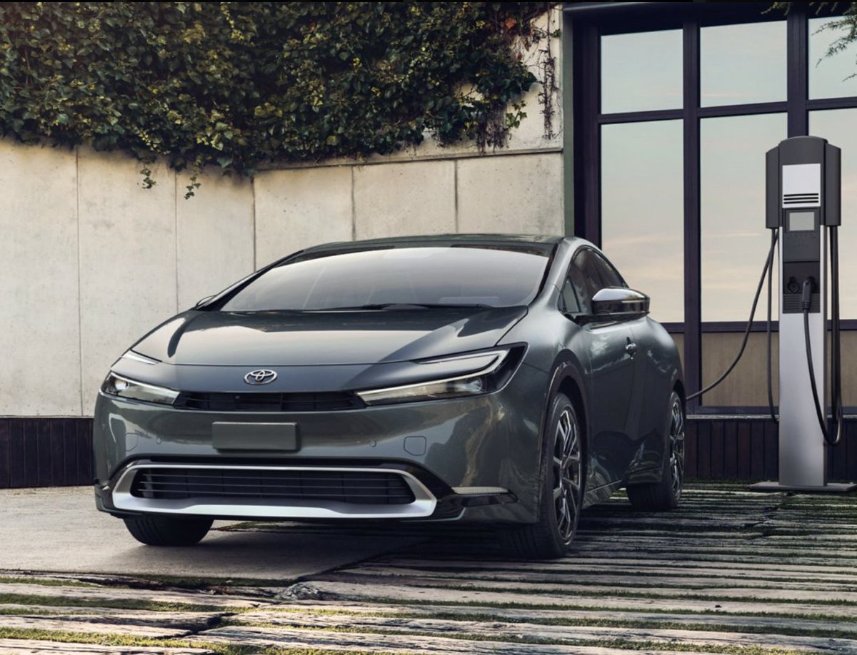 Power your drive with Prius Prime! #prius

#fastfairfriendly #lugofftoyota #servicematters #toyotanation #columbiatoyota #toyotalife #toyotacare #toyotaclub #letsgoplaces #toyotalove