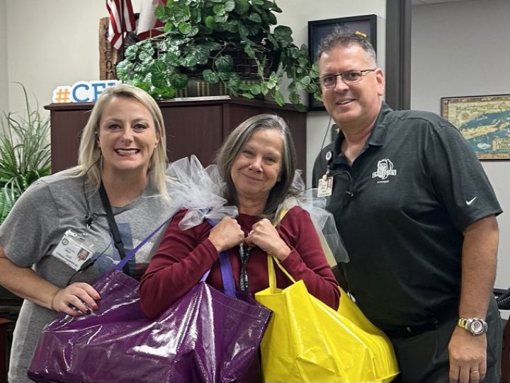 Just want to give a huge shout out to this admin team! 🎉🎉🎉Principal Dixon @goodsongms and DI @DaleColleen!! Every time I visit @CyFairISD Goodson MS, they are working tirelessly for their teachers and students! ❤️So glad to support them w their @CyFairEdTech !@CyFairLibraries