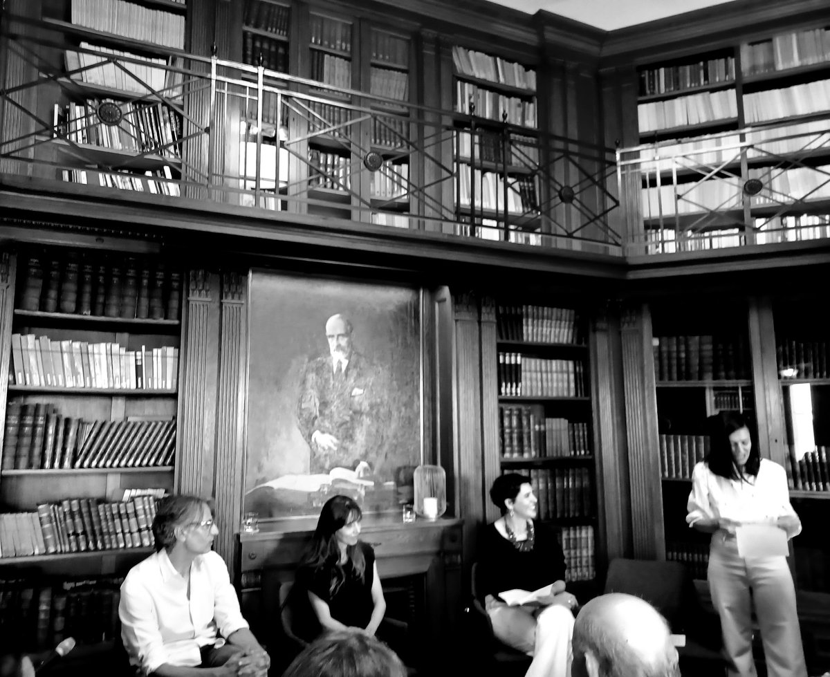 Cultura en vivo en la que fue la biblioteca de Francesc Cambó
Patricia Villalovos y Violeta Dávila con Laura Ferrero y Juan Tallón en Grand Hotel Central Barcelona
Sin asombro no hay escritura
El placer de la cultura
<a href="/xoantallon/">Juan Tallón</a>
<a href="/Lau_Ferrero/">Laura Ferrero</a> 
#cultural #Literature #book #Reading