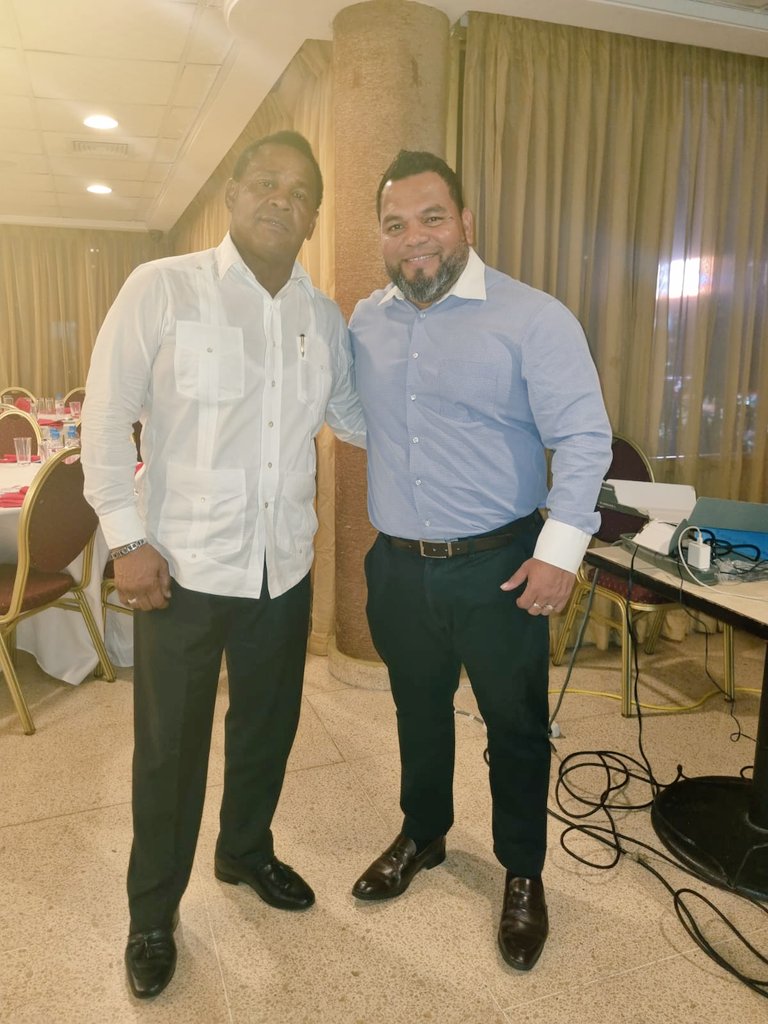 Simon Santos tweet media