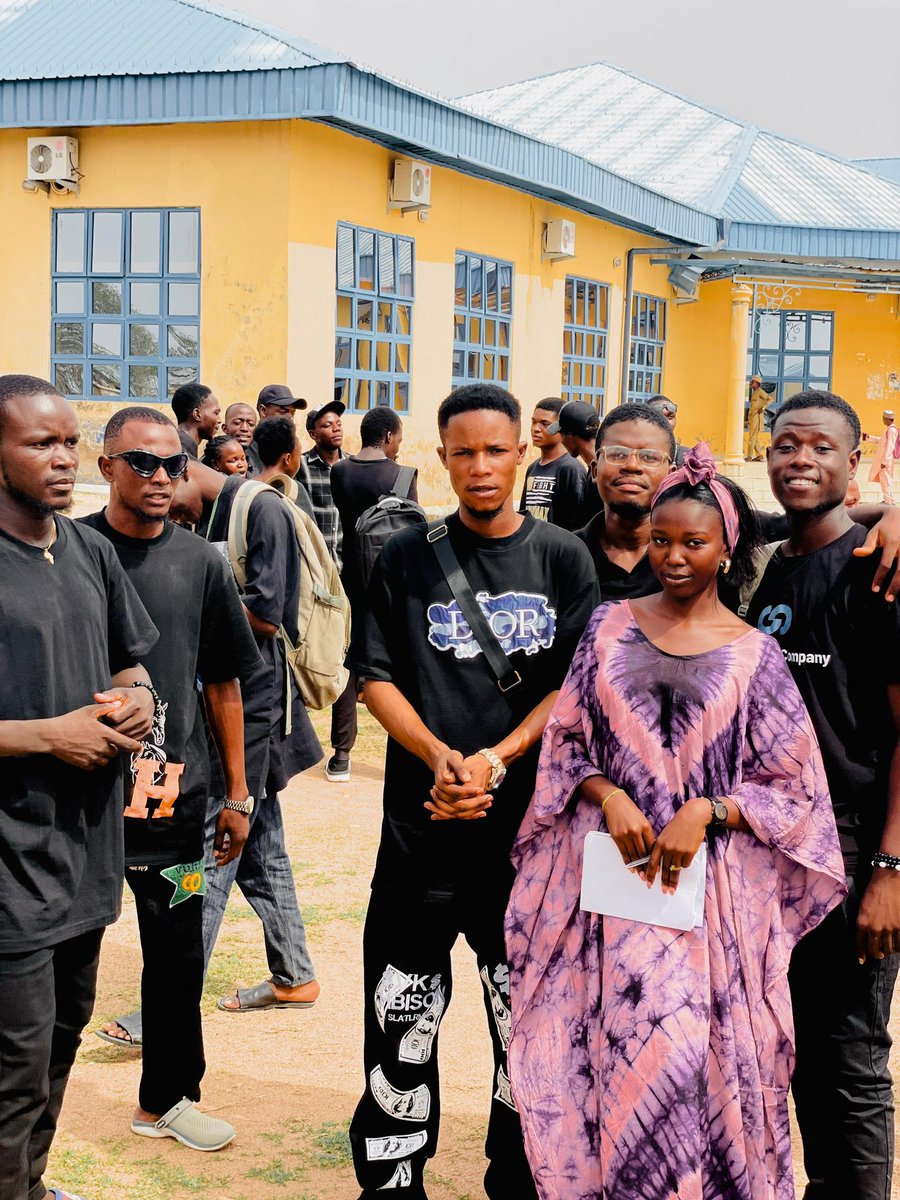 dprince_l78006's tweet photo. #LastDaysinUNi
#fybs
#computersciencestudents https://t.co/GBjXZexEs2