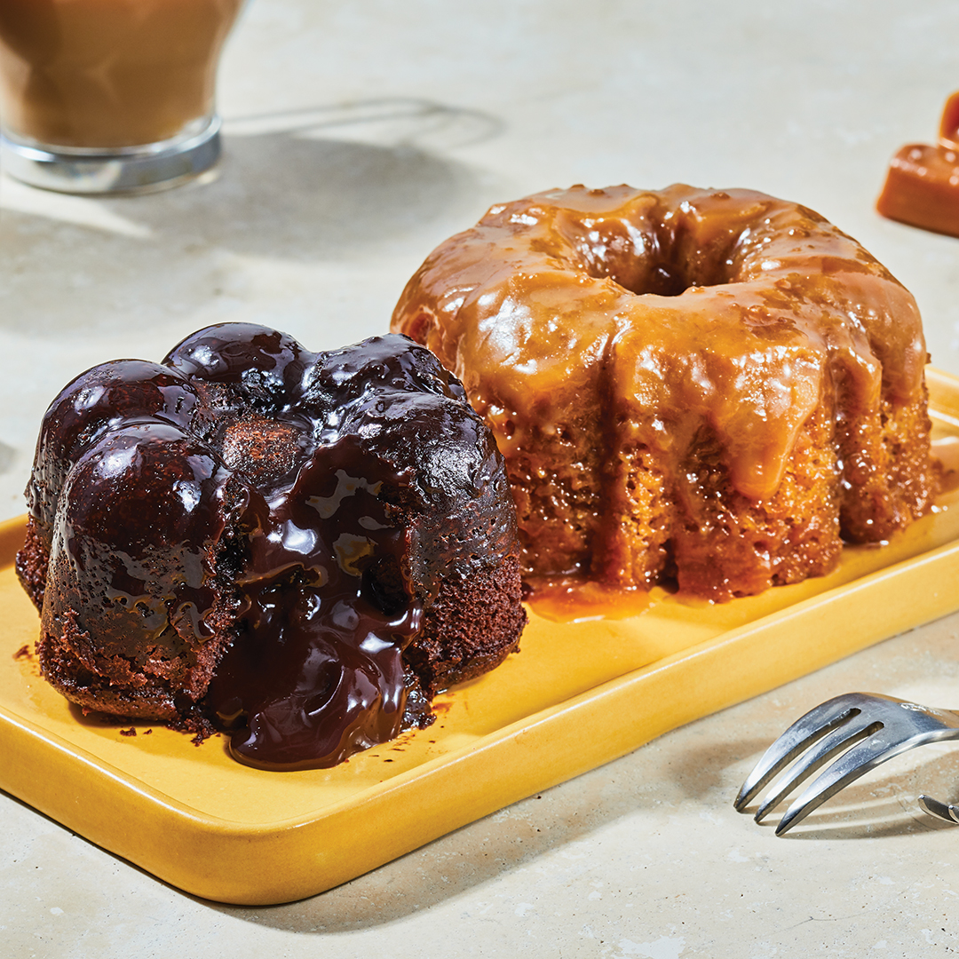 ☀️🥮 Sun's out, bun(dt)'s out. Celebrate the tastes of Lavalicious® Chocolate and Caramel Sea Salt 🍮🌊🧂 via our irresistible bundt vakes. They come two per pack, which makes them perfect for sharing — or not... Shop 'em here > ow.ly/aVGx50Rk7yY