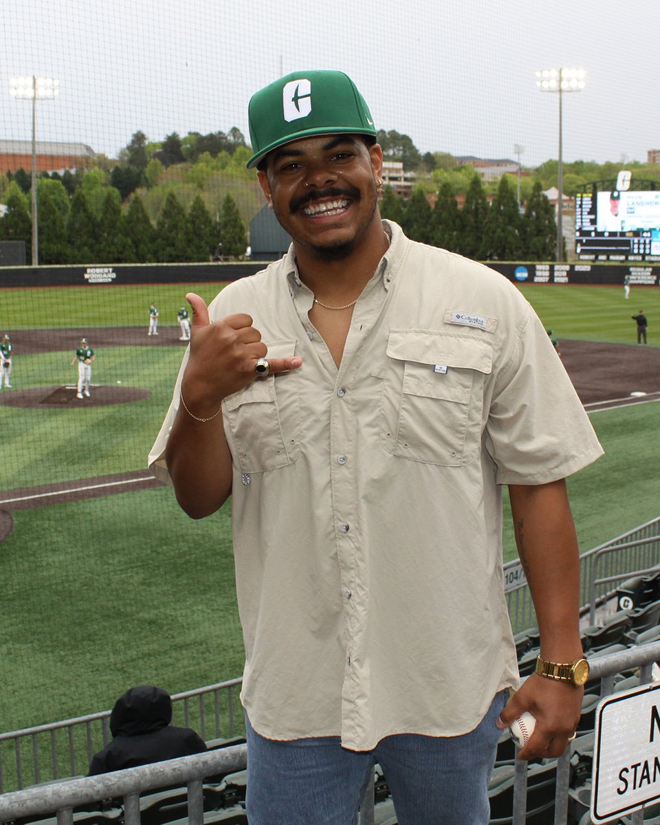 It was great having #BusinessNiner alumnus and country music artist Austin McNeill ’18 sing the national anthem and throw the first pitch for @CharlotteBSB as part of the kickoff to Niner Nation Gives last week ⛏️ ⚾ 🎵 🎶