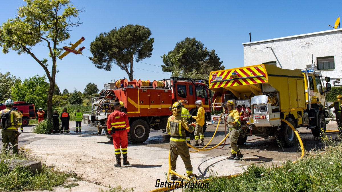 Hoy ha tenido lugar en La Marañosa un simulacro de la Escuela de Protección Civil de Incendio de Interfaz urbano-forestal, en el que ha participado la UME, Protección Civil y unidades de Bomberos Forestales de diversas Comunidades Autónomas. #BomberosForestalesCM