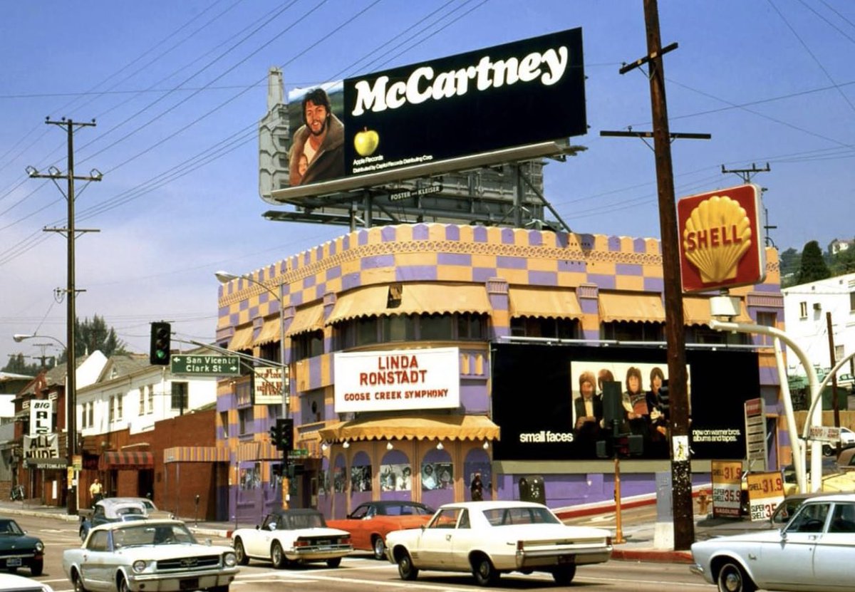 denajag's tweet photo. 1970 Linda Ronstadt 🎼🎼❤️#WhiskyAGoGo #PaulMcCartney #FirstSoloAlbum #Billboard #VintageLosAngeles https://t.co/JBGUfqpUqw