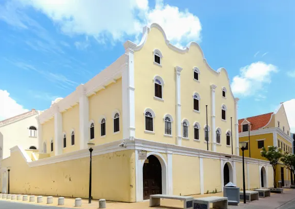 Shabbat Shalom!

Last week we learned about Congregation Yeshuat Israel in Newport, RI. 

Today we will learn about Mikve Israel Emanuel (Hope of Israel). The synagogue stands in Willemstad,  Curacao, a Caribbean island, and part of the Netherlands. Curacao is a neighboring