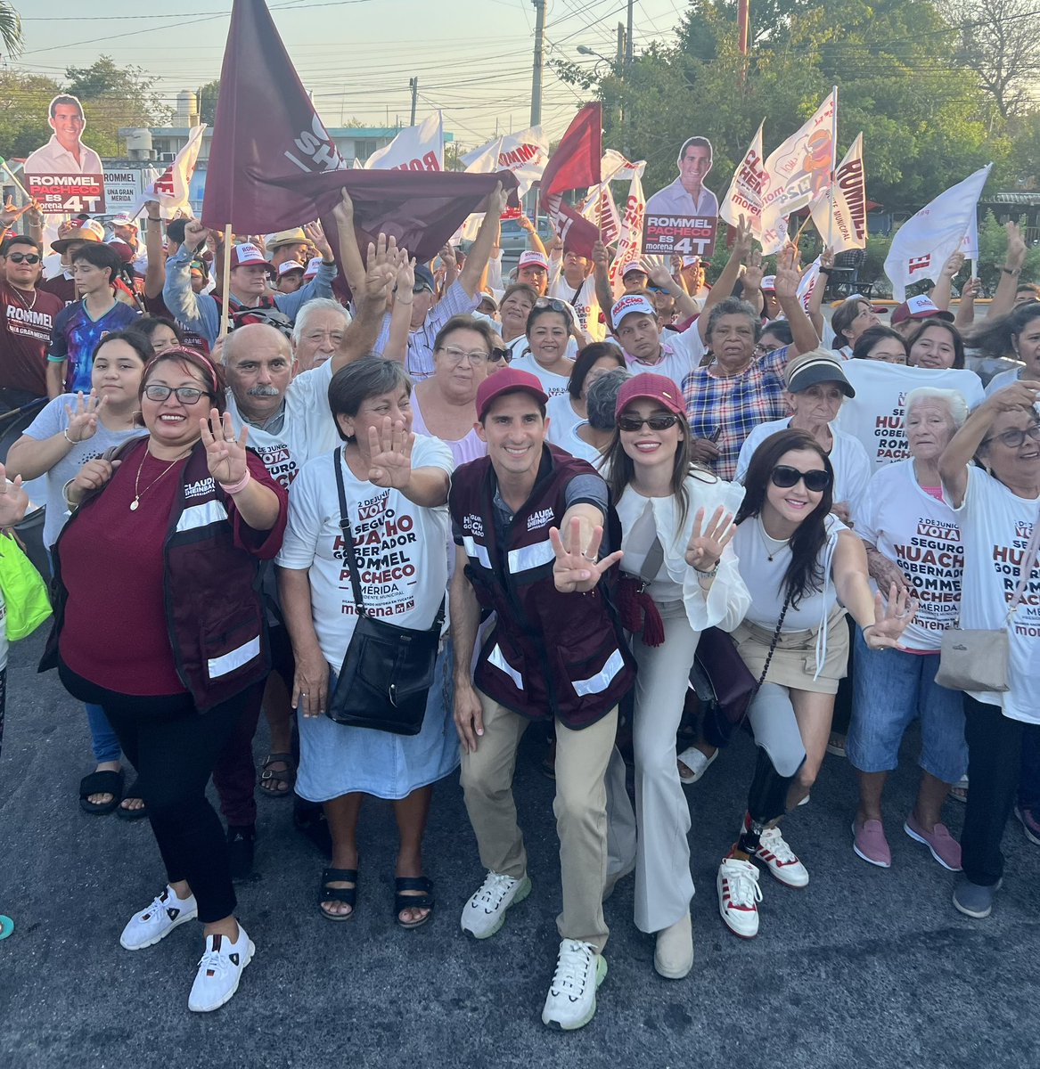 Amor con amor se paga… Feliz de estar en la caminata en la Vicente Solís donde vivían mis abuelitos QEPD 🫶🏻