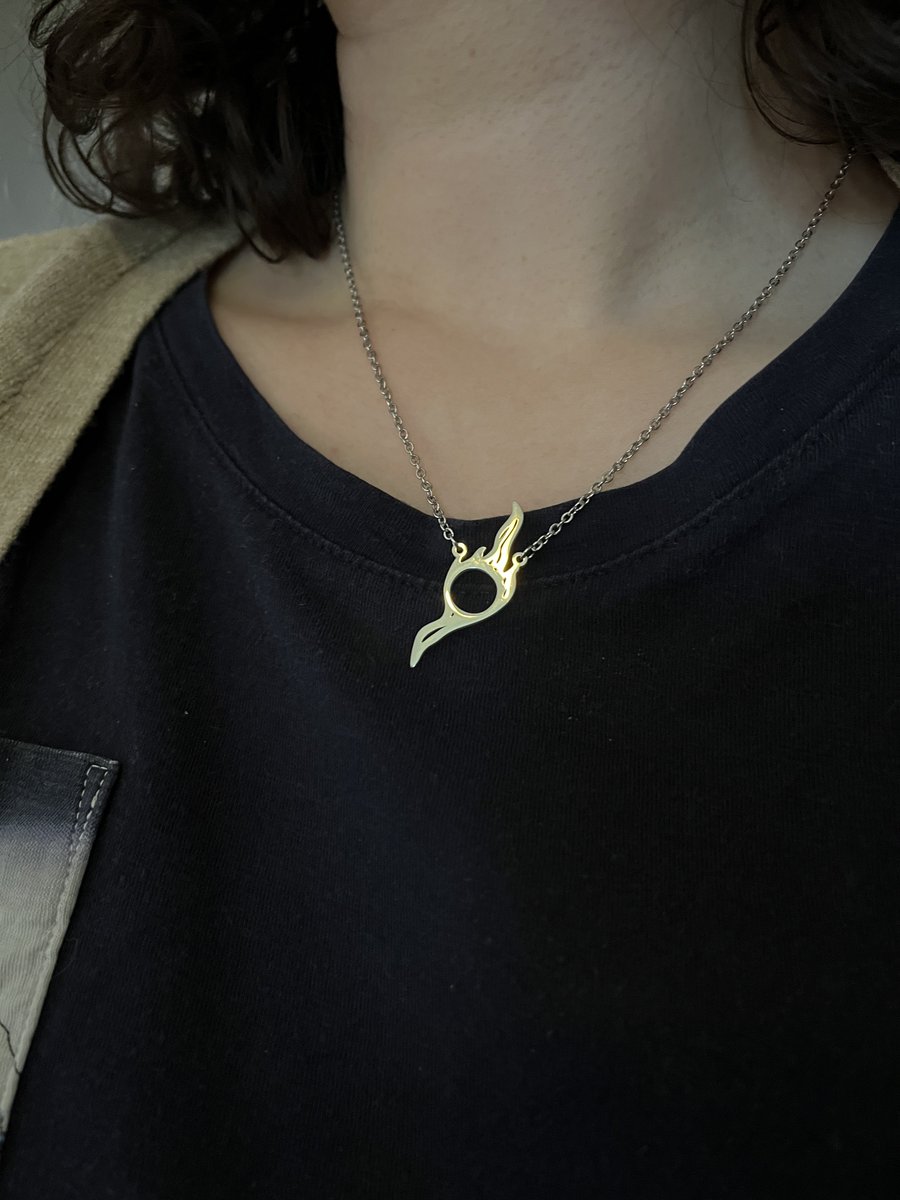 AHH my Gale Orb necklace from @SUWISUWII came in and I’m ✨obsessed✨ 🥺 I LOVE it!!
now I can take my fandom to work and still look profesh 😌💅