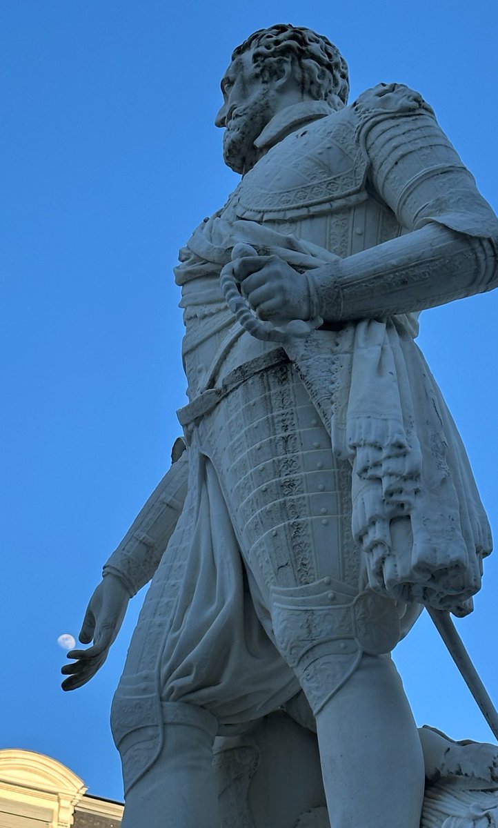 marulier's tweet photo. Henri IV a décroché la lune.. https://t.co/gW92TlDJlb