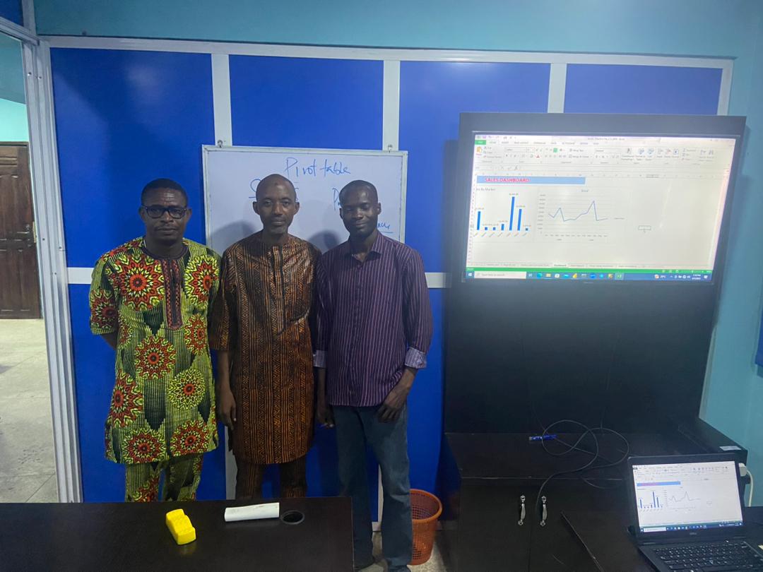 alabiansolution's tweet image. Explore the dynamic realm of advanced Excel training! Envision yourself amidst a community of eager learners, delving into spreadsheets and charts. Ready to master Excel? Act now and unleash your capabilities! #ExcelMastery #ExcelWizardry #ApplyToday