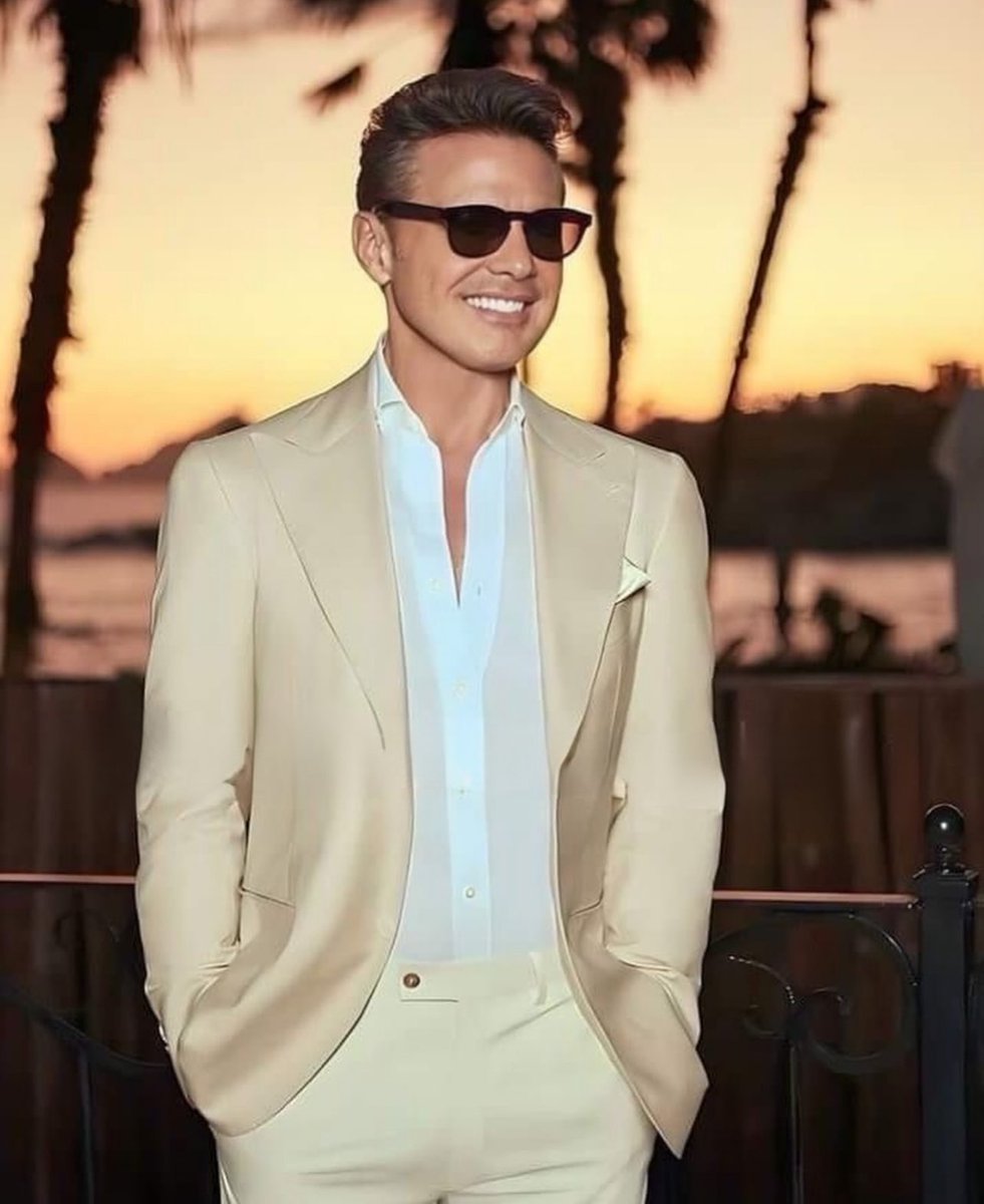 pritzio's tweet photo. 54 vueltas al sol @LMXLM ☀️ https://t.co/wCsXsIbkak