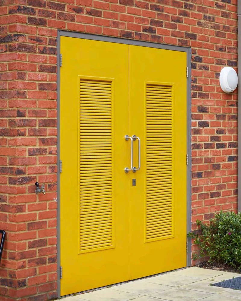 Did you know we also supply steel doors? Aluminium louvre doors offer high air flow for excellent ventilation and are perfectly equipped to accommodate the needs of retail, public and commercial buildings. loom.ly/YVtP7_I #justvaluedoors #commercialdoors #steeldoors