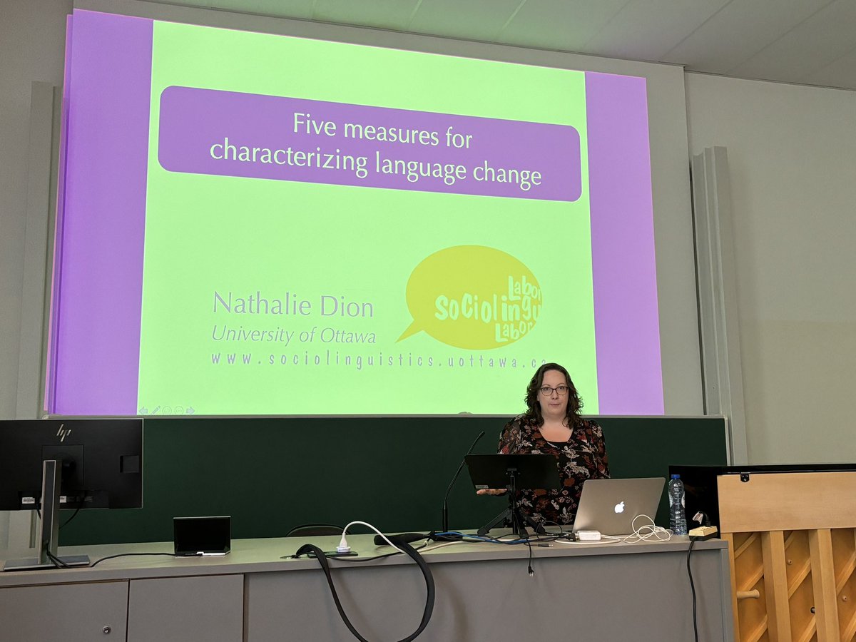 Today Nathalie Dion @Nath_Dion gave a fabulous talk on five measures for looking at language change in #CanadianFrench 

#sociolonguistics #variationist #socioling
(The colors were less extravagant on the computer 😂)