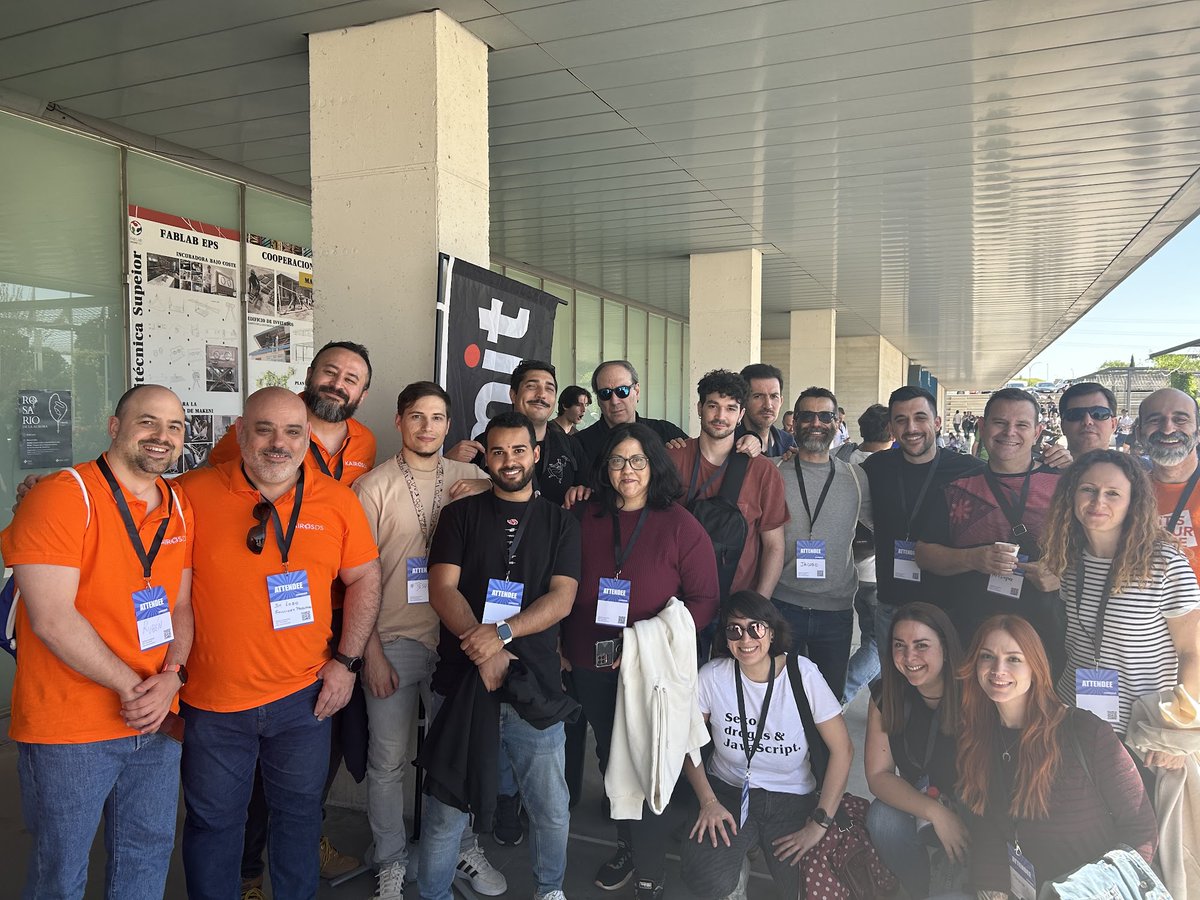 raguilera82's tweet photo. @kairos_ds power en la #CommitConf2024 https://t.co/HZohN2F0Td