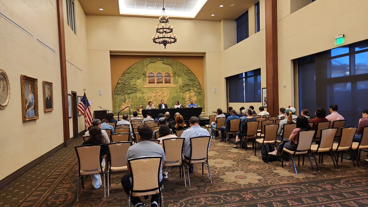 Thank you for joining us yesterday in El Paso for an in-depth conversation on 'Contested Politics of #Immigration and the US-MX #Border.' Thank you to our speakers: @LatinoAdvocacy1's Maru Mora-Villalpando, @PayanTony, and @UTEP's @machoogabacho and Josiah Heyman.