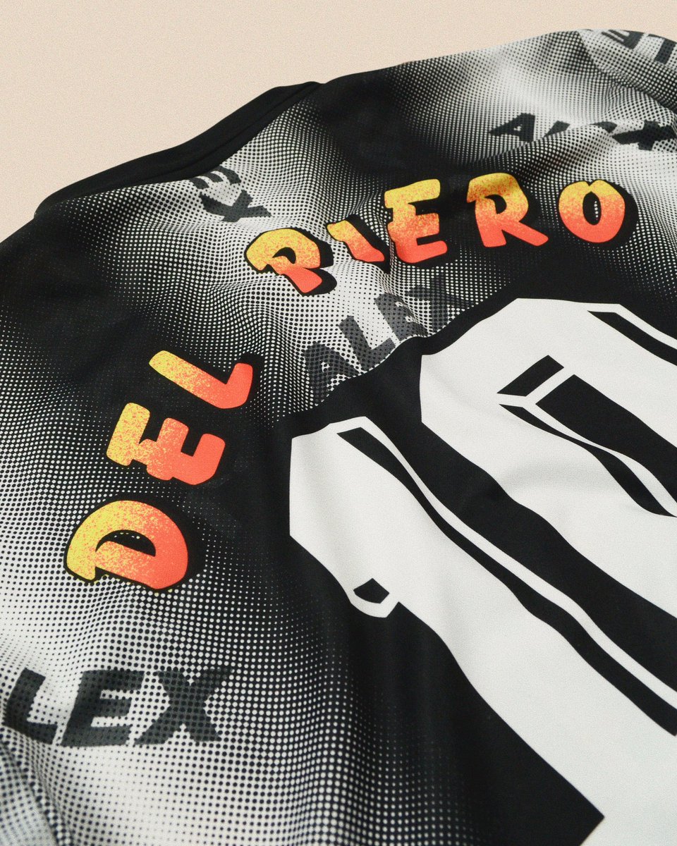 Bootleg friday 💥

Link to store in our bio ☝️

#vintage #football #soccer #classicfootballshirts