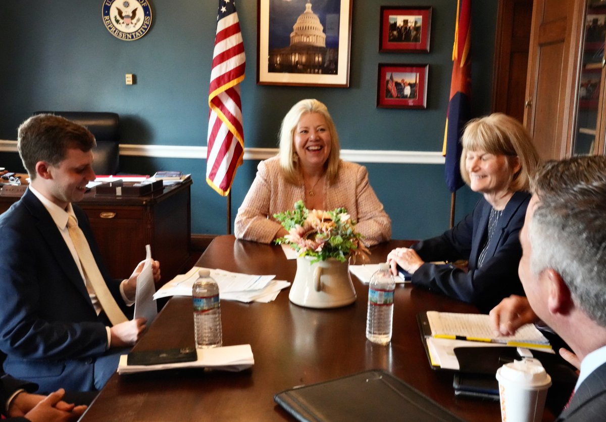 I met with the Clean Hydrogen Future Coalition to discuss ways Congress can continue to support a thriving and diverse energy sector.