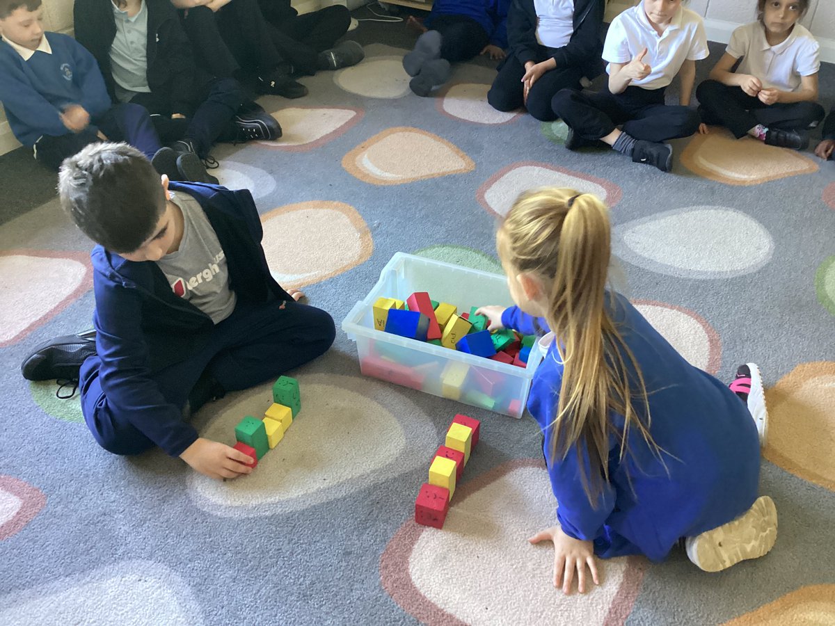 We enjoyed our practical maths lesson today, creating patterns with 3D shapes. We were then challenged to create a repeating pattern using only 3D shapes with 12 edges. What great mathematicians we are! @BedfordPrimary @SouthportLTrust