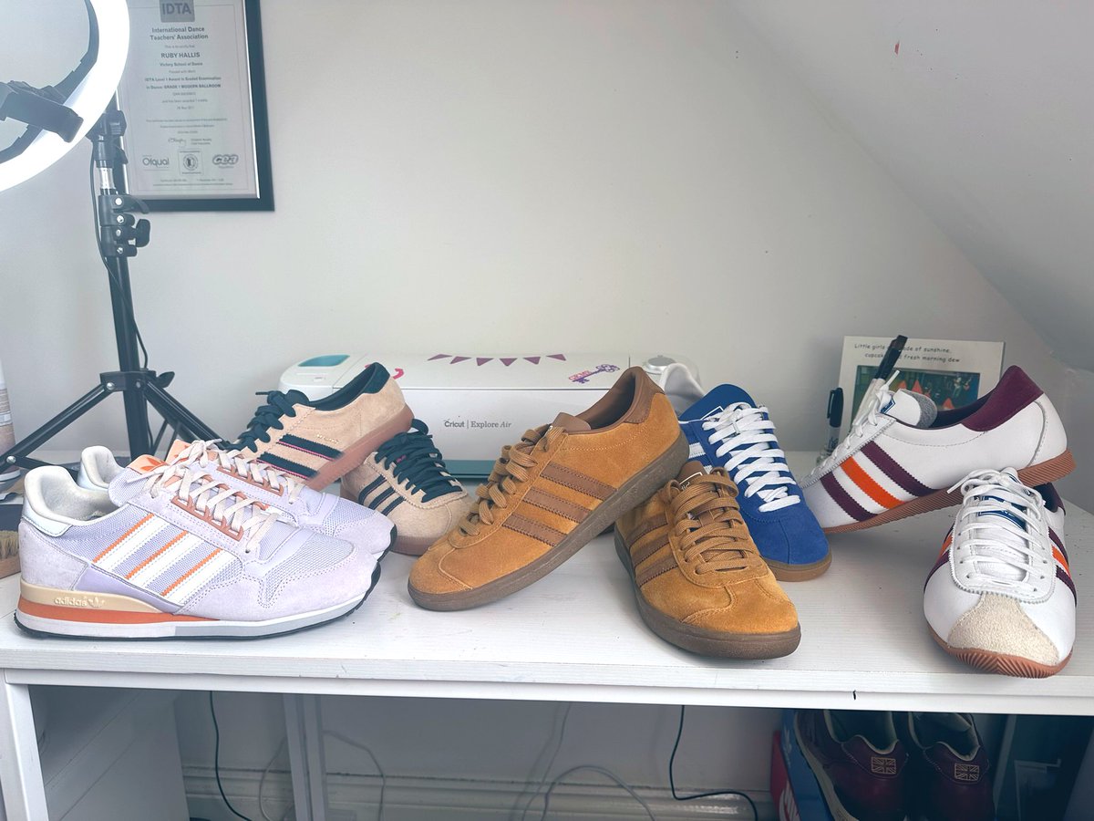 RE5 Customs tweet media