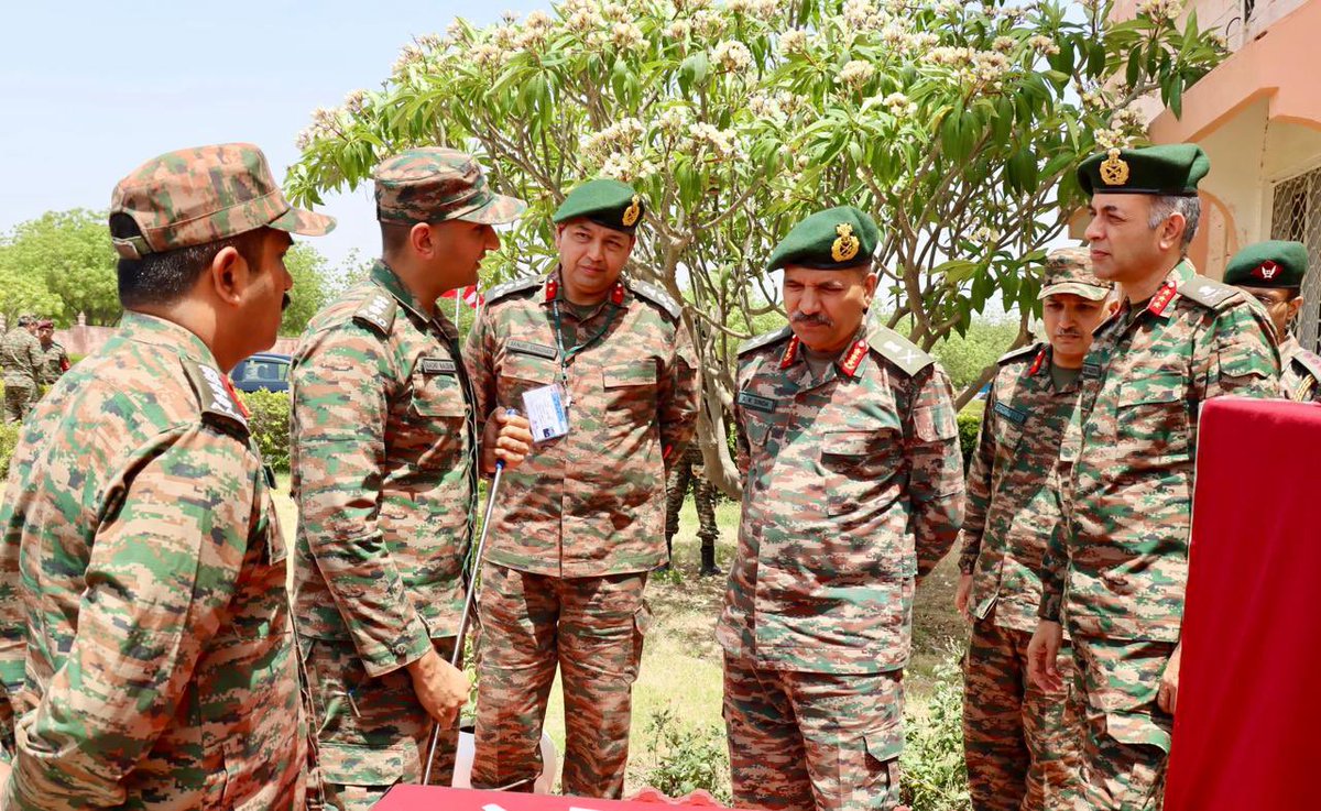 Lt. Gen. AK Singh Assesses Desert Corps' Operational Readiness in Jodhpur