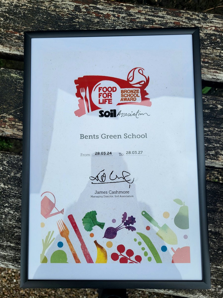 Final task of another fab foodie-filled week involved delivering a load of @SAfoodforlife goodies to @bentsgreensch who have achieved their Food for Life Bronze award! 🙌 Have a happy, healthy weekend all! 😃 (Excuse the reflection in the pic - it's sunny here in #Sheffield!)☀️