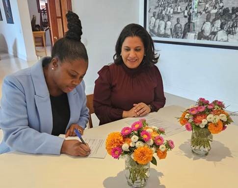 SwissPeaceHR's tweet photo. 🇨🇭 @SwissPeaceHR is delighted to embark on a partnership with @_CSVR to contribute towards preventing Gender-Based Violence in #SouthAfrica 🇿🇦 #GBV #CSVR35 @Switzerland_SA @DIRCO_ZA https://t.co/uQMuovBnwB