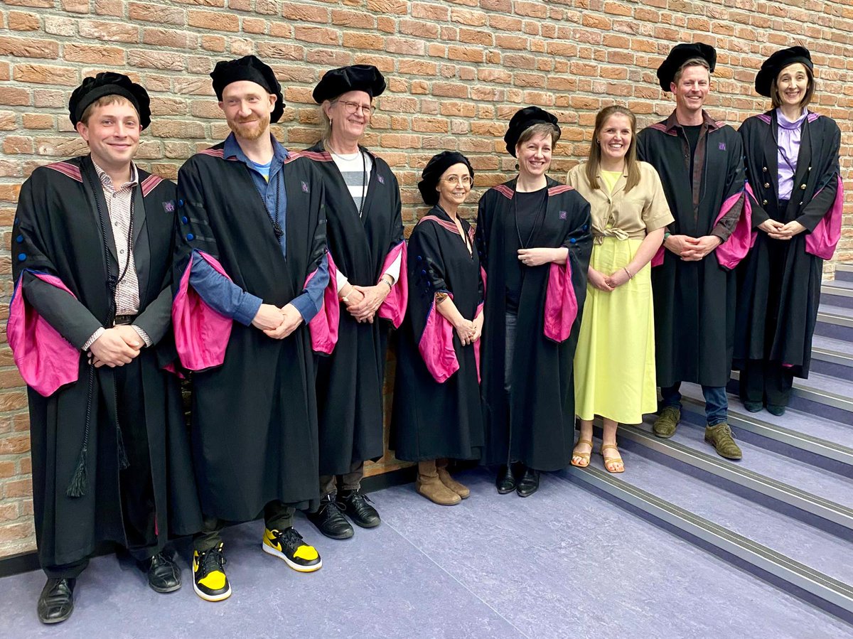 BEW_UHasselt's tweet photo. ๐๐ Lise Janssens has successfully defended her #PhD. Her research delved into sustainability in economics education. A big shoutout to her advisors, Tom Kuppens and Katrien Struyven! ๐ฑ๐Congratulations, dr. Janssens, you nailed it! ๐ #uhasselt #facbew #EconomicsEducation https://t.co/tsOvd6Twvg