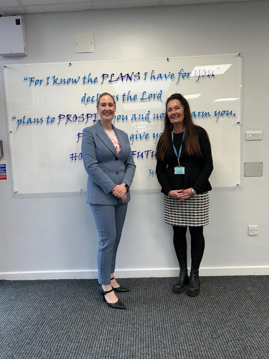 rogersjanna1's tweet photo. Today’s visit to @mansheadacademy was great. Calm learning environment with pupils who showed respect and courteous manners around the school. It was great to talk to a sixth former about his pursuit into studying law, he was inspirational! @Head_Manshead @AHLGould @StAlbansDMAT https://t.co/hbC5f5UlBr