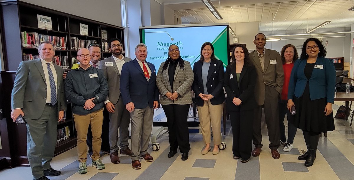 Preparing the next generation for the realities of wealth management is vital. That is why I put forth legislation to require fiscal education in grades 9-12. Thank you to @MaspethFederal for providing this Financial Literacy Seminar to the students of @hills_ny! #ForestHills