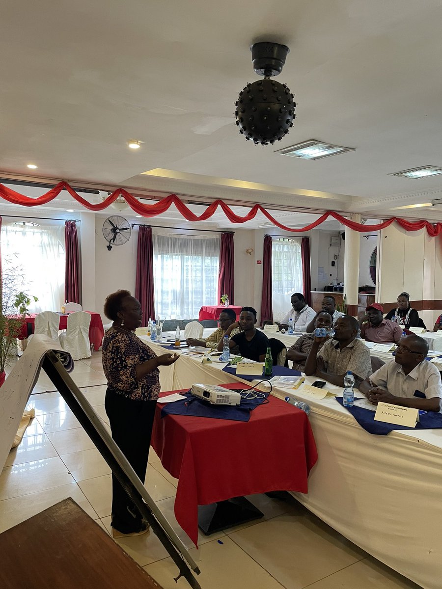 This afternoon, Hon. Kailemia Elizabeth Karambu Women representative Meru county joined our training to hear out the concerns and way forward from @UDAKenya county coordinators on how to strengthen local party structures to operate effectively, developing&implementing structures