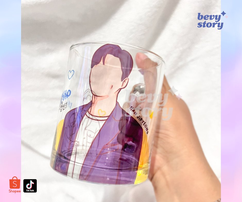 One of our charming mugs with #KimSeonHo 🙆🏻‍♂️💙

#coffeemugs #personalizedmug #customized #kdrama #kpop #giftsforher #seonhohadas #Kimseonho