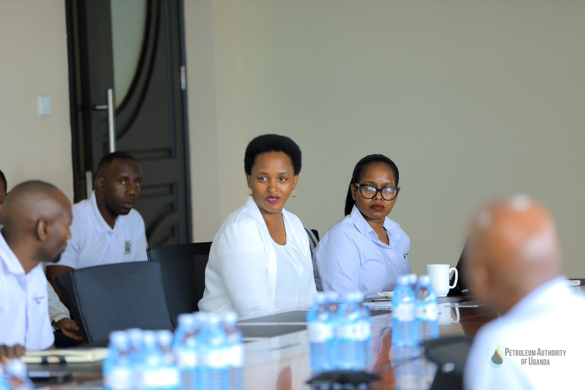 PAU_Uganda's tweet photo. Mr @ErnestRubondo, the ED, @PAU_Uganda , welcomed the Hon. @PNyamutoro, who is currently visiting the different departments and agencies under @MEMD_Uganda as part of her induction. 

“We are delighted to receive you and look forward to working with you,” he said during the visit.

#CreatingLastingValue

#UgOilJourney