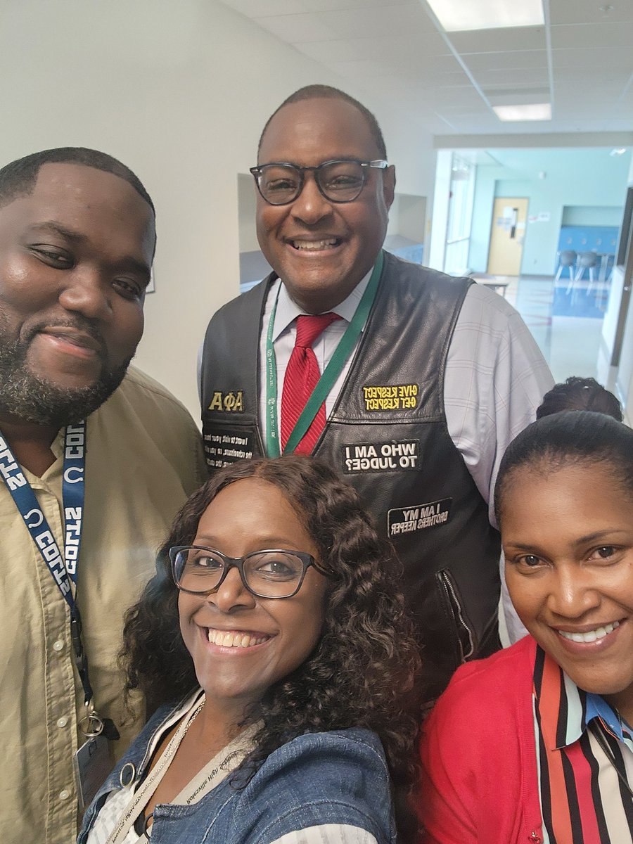 SpcTkey's tweet photo. We are excited to have Special Superior Court Judge at Rolesville High School. #RolesvilleHS @Phelan_Perry https://t.co/FApN2oT279