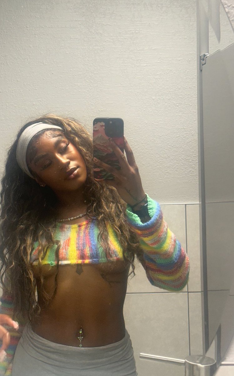 Heartnhood's tweet image. Hair absolutely gross but kinda cute no filly🫧🤭