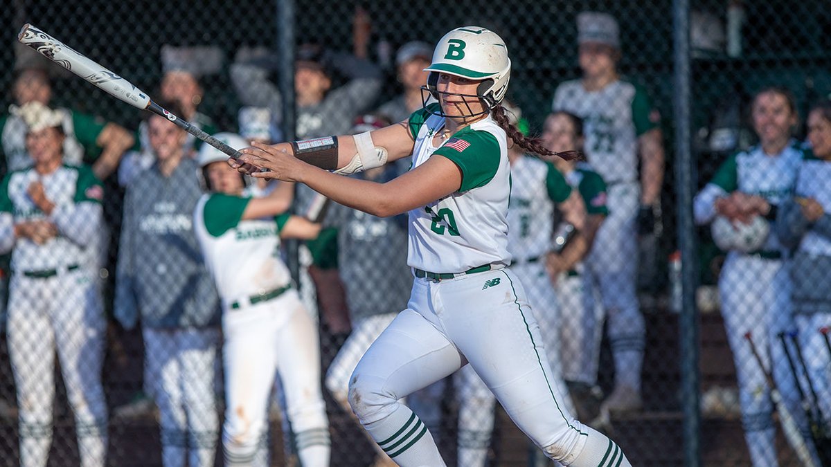 .@babsonsoftball kicks off a key @NEWMACsports weekend when it hosts @WellesleyBlue in a doubleheader starting at 3 p.m. on Friday. #GoBabo #d3sb 

Preview: tinyurl.com/49bycac7
Video: tinyurl.com/4dfnhjap
Live Stats: tinyurl.com/33uyhjy8
Program: tinyurl.com/396ym2y5